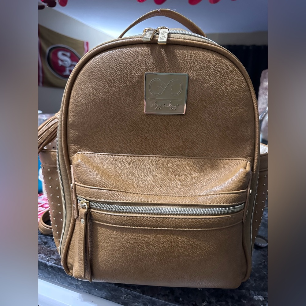 Lowest price*** Itzy Ritzy Chelsea Caramel diaper bag. Will ship asap.
